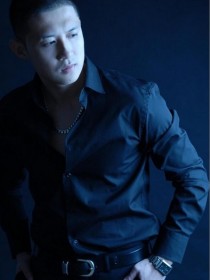 Stevie Hoang 