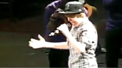 Justin Bieber - Love Me