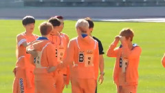 EXO,EXO-M,EXO-K - 草地待场