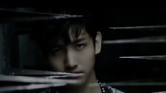 东方神起 - Scream