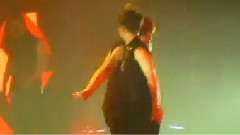 东方神起 - 浩珉打群架 & 允浩摔椅子