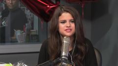 Selena Gomez - Ryan Seacrest 采访 Part1