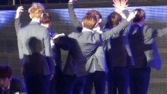 张艺兴(EXO),EXO,EXO-M - Intro & Wolf