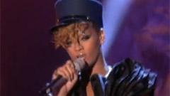 Rihanna - Hard Live