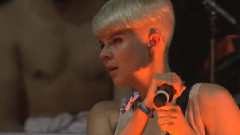 Robyn - Call Your Girlfriend