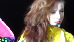 2NE1,Sandara Park - Kiss