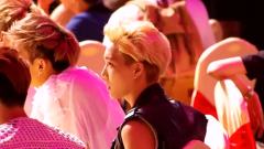 EXO - 台下坐着的JPG萌开开