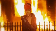 Rihanna - Love The Way You Lie
