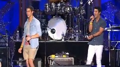 Jonas Brothers - When You Look Me In The Eyes & Hello Beautiful