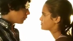 One Direction - What Makes You Beautiful