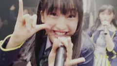 HKT48,AKB48 - HKT48 デビュー曲から2作連続オリコン1位の快挙