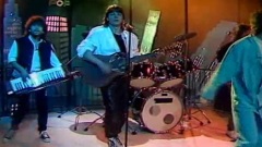 欧美群星 - Live Is Life