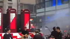 One Direction - Kiss You