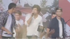 One Direction - What Makes You Beautiful