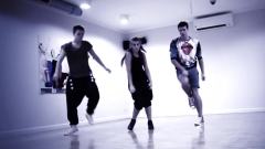 模仿翻唱 - Applause