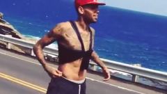 Chris Brown - 在夏威夷