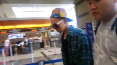 G-Dragon(BigBang),BigBang - LA机场回国