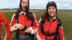 f(x),Krystal(f(x)) - 新西兰跳伞 Krystal & Luna 13/04/12
