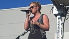 Kelly Clarkson - We Are Young