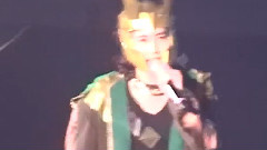 圭贤(Super Junior) - 扮演Loki无法举起锤子