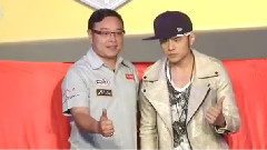 周杰伦 - 周杰伦献惊喜 挺帅劲为重机车代言