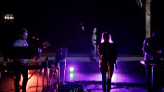 Chvrches - Now Is Not The Time