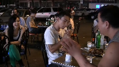 邓紫棋 - 西安路边二胡伴唱被邀去