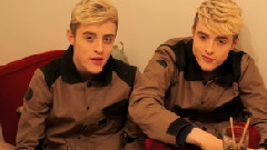 Jedward - 为Phoebe Dykstra设计纹身