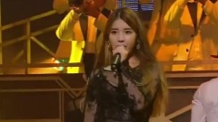IU - 粉红色高跟鞋