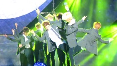 EXO,EXO-M - Intro & Wolf