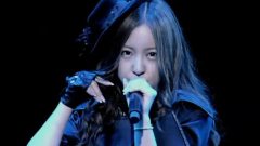 板野友美 - 8 Years 輝いてる君~