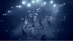 テスラは泣かない。 - アンダーソン