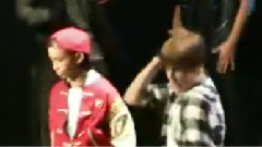 Justin Bieber - Show Off Their Dance Moves