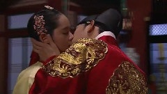金秀贤 - 殿上之吻