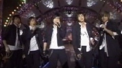 东方神起 - Hug KM