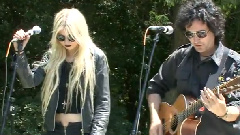 The Pretty Reckless - Make Me Wanna Die KROQ
