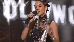 Rihanna - Artist Of The Year Award