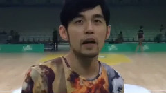 周杰伦 - 房祖名Ins更新周杰伦投篮