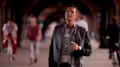 Dante Thomas - Caught In The Middle