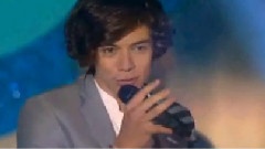 One Direction - Na Na Na & What Makes You Beautiful