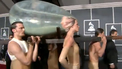 Lady Gaga - 53届格莱美颁奖典礼gaga红地毯