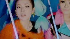 2NE1 - Reco Hits Talk's SCREAM