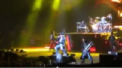 Guns N' Roses - Welcome To The Jungle