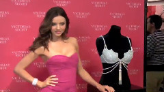 Miranda Kerr - Miranda Kerr Est Sexy Pendant Une Seance Photo Pour Des Bikinis