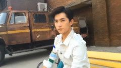 杨洋 - <GQ智族>街拍花絮