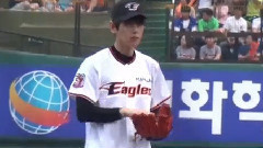 EXO,边伯贤(EXO) - SK VS 韩华棒球赛伯贤开球