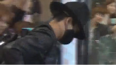 G-Dragon(BigBang),BigBang - 金浦机场出境