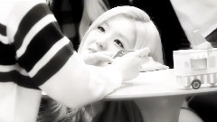 Red Velvet - Love Me Like You Do