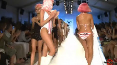 Fashion Show - 2013迈阿密泳装秀WildFox Swim - Mercedes-Benz Fashion Week Swim