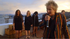 Rod Stewart - Love Is